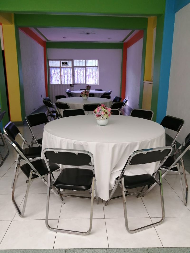 Mesa decorada real en un evento de Star Fest